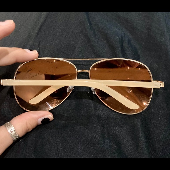Rose Gold Aviator Sunglasses - Picture 4 of 4